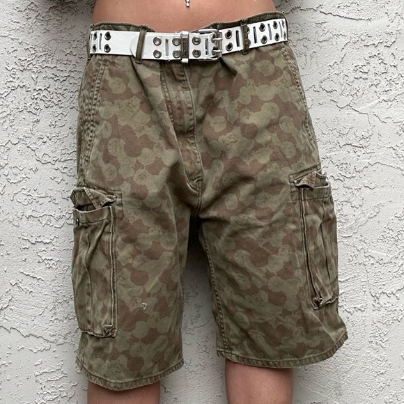 Y2k Baggy Camo Levi Cargo Shorts with Pockets - Picture 2 of 10